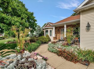 1104 Prestwick Point, Champaign, IL 61822