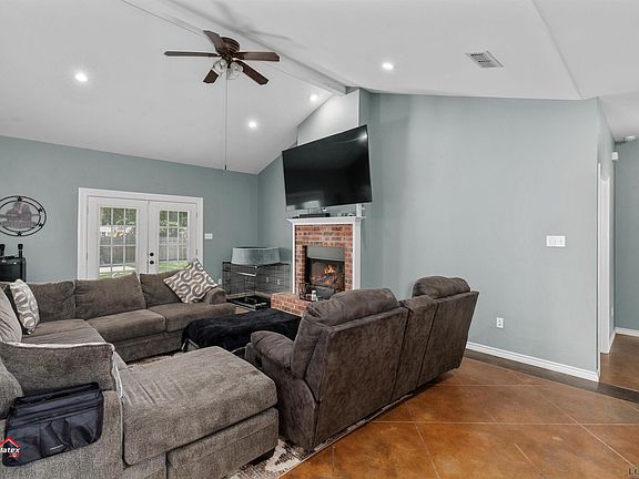 4th image of 2805 Guy Ave