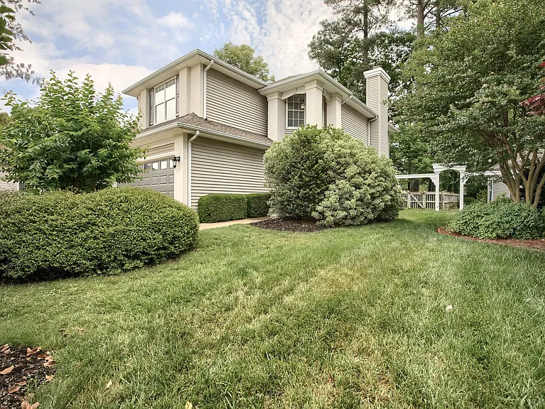 805 Vantage Ct — Photo 5