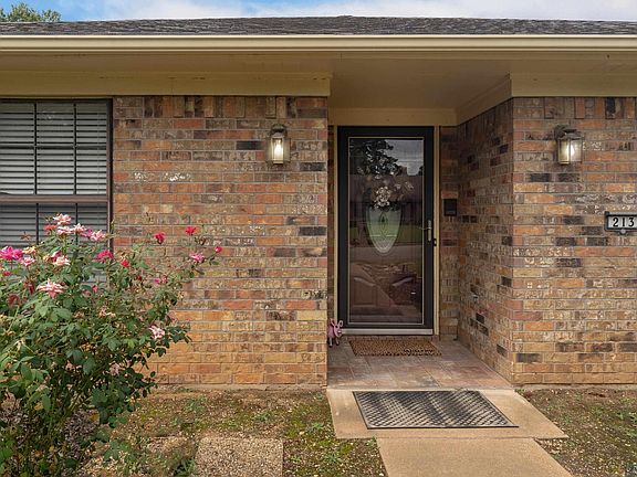 3rd image of 213 Joan Ln