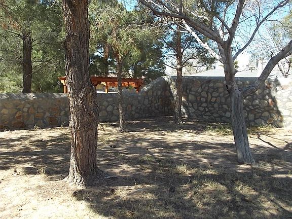 2nd image of 877 Nita Fay Dr