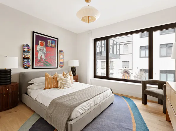 428 West 19th Street image 10 of 21