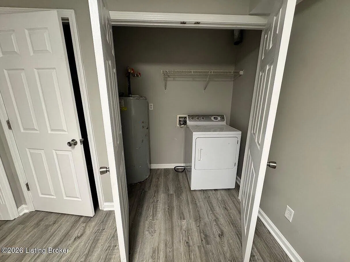 2 bed, 1.0 bath, $1,050 — Photo 3
