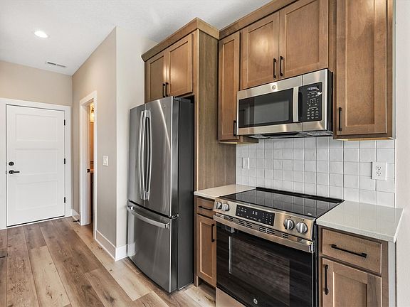 5th image of 2725 Yordi Dr