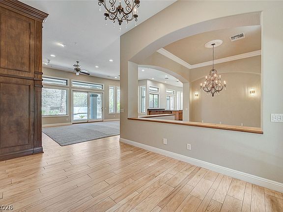 5th image of 8 Starbrook Dr