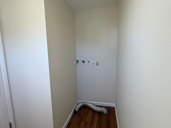 2nd image of 502 Harbor View Ct