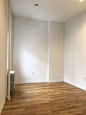 Rented by Kahen Properties | media 11