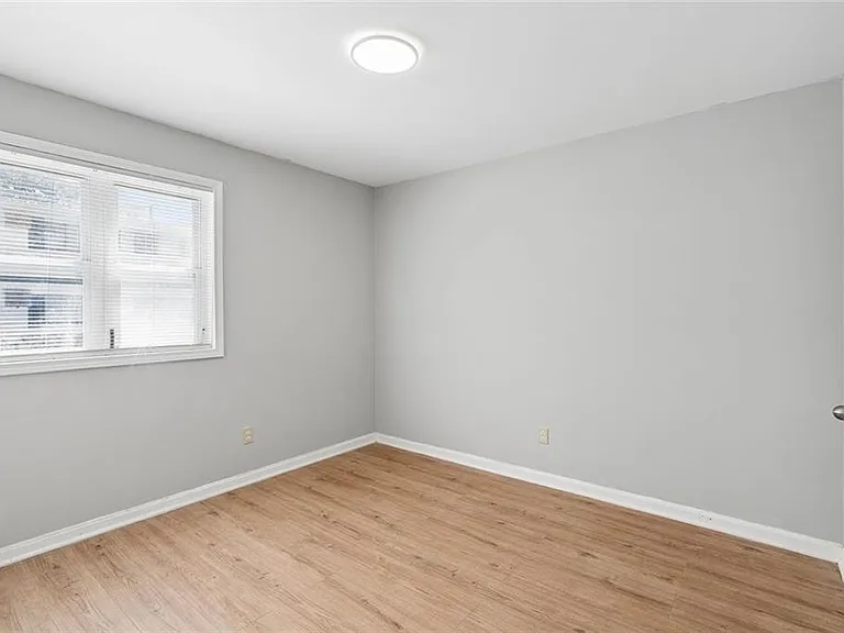 4855 College St #11 — Photo 7