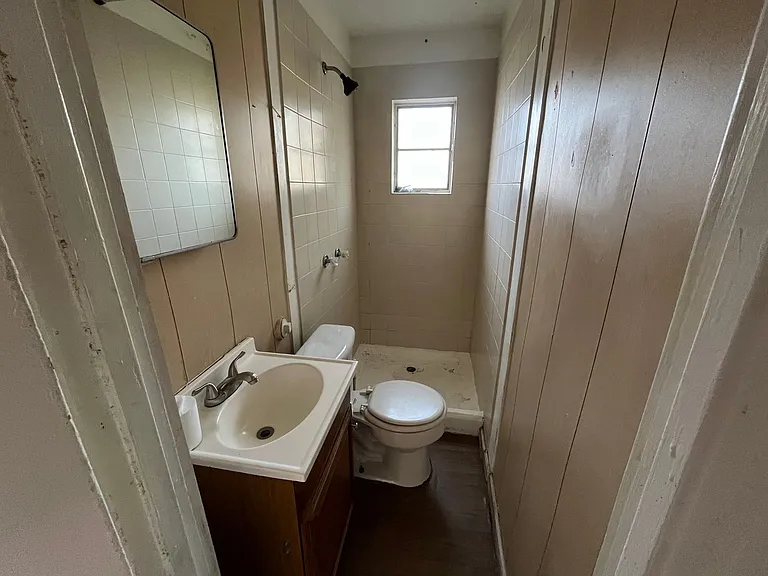 111R S Central Ave — Photo 2