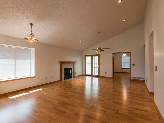 3rd image of 8334 Scarborough Dr