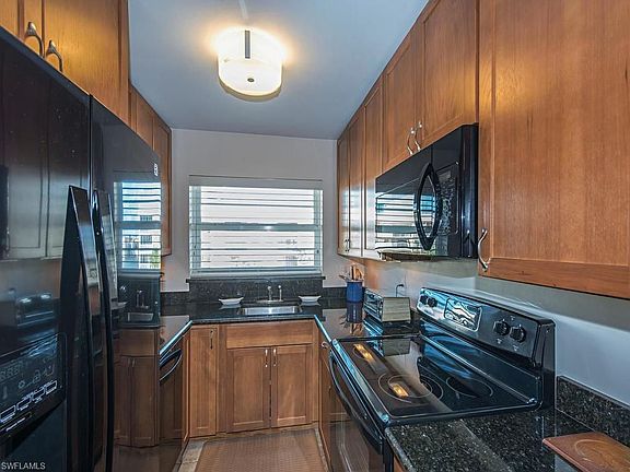 3rd image of 3450 Gulf Shore Blvd N APT 315