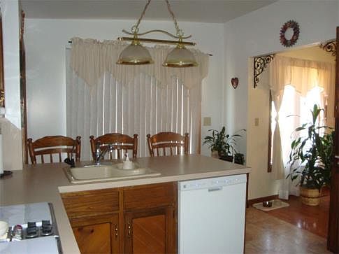 3rd image of 105 Apache Dr