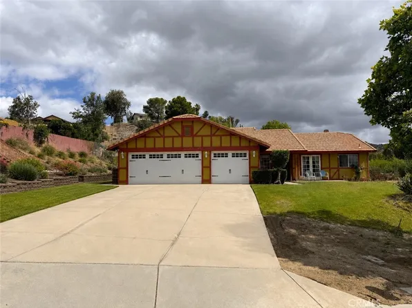 7205 Ridgeline Dr, Riverside, CA 92509