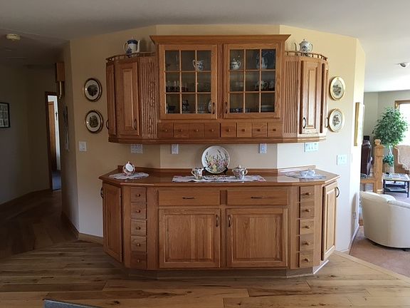 5th image of 4453 Lombardy Dr
