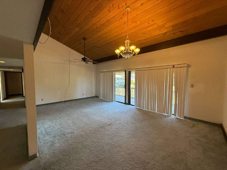 1st image of 926 Tennis Way