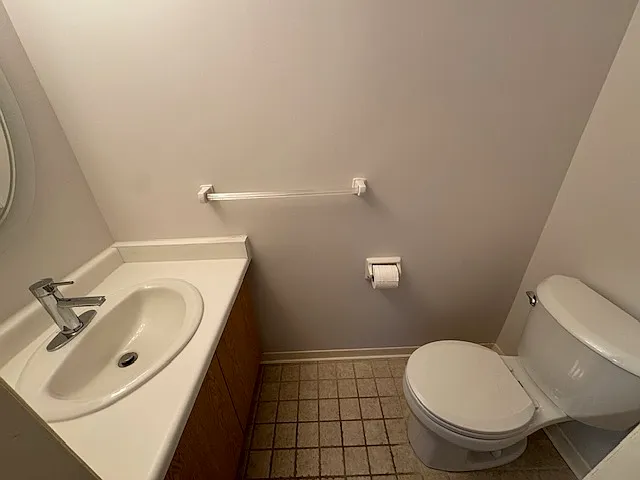 536 Thorndale Dr — Photo 32