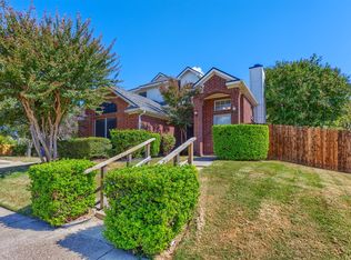 900 Winchester Ln, Mesquite, TX 75181