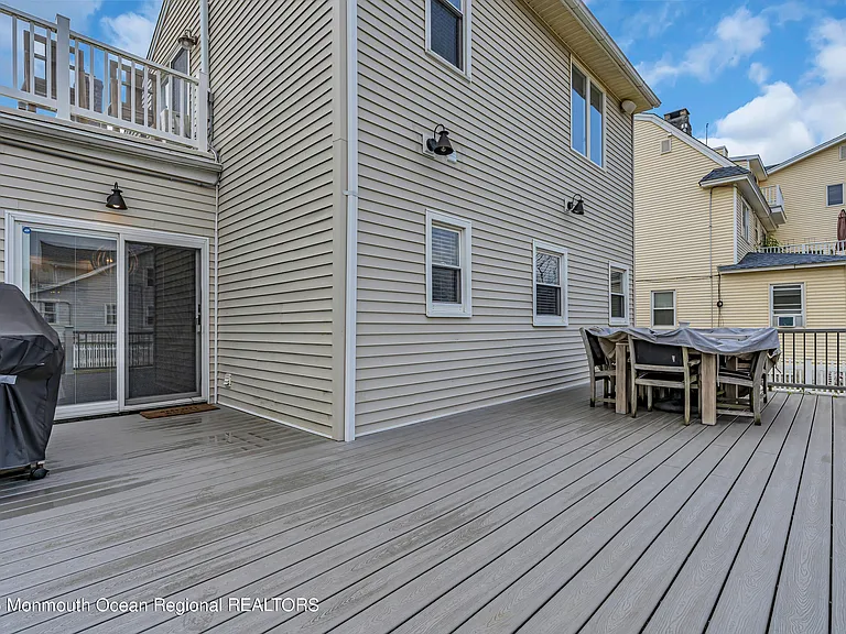 228 Ocean Ave — Photo 32