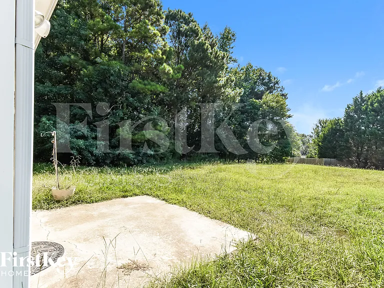 231 Grandview Ln — Photo 15