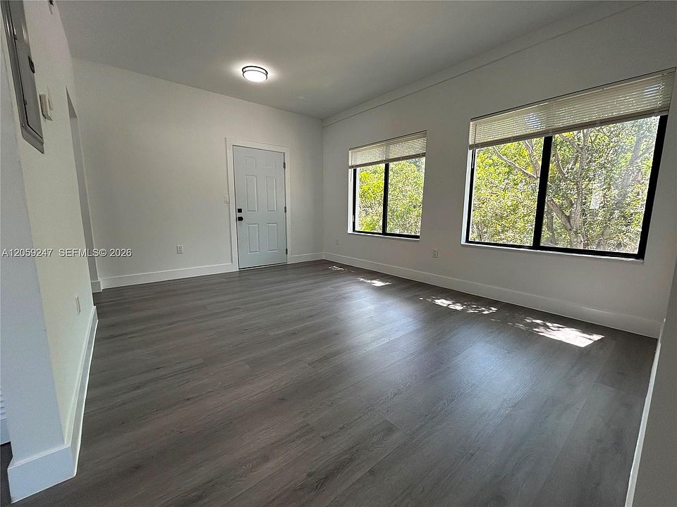1st image of 638 SW 21st Ave #4