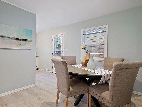 4th image of 1684 Marshall Ave #1