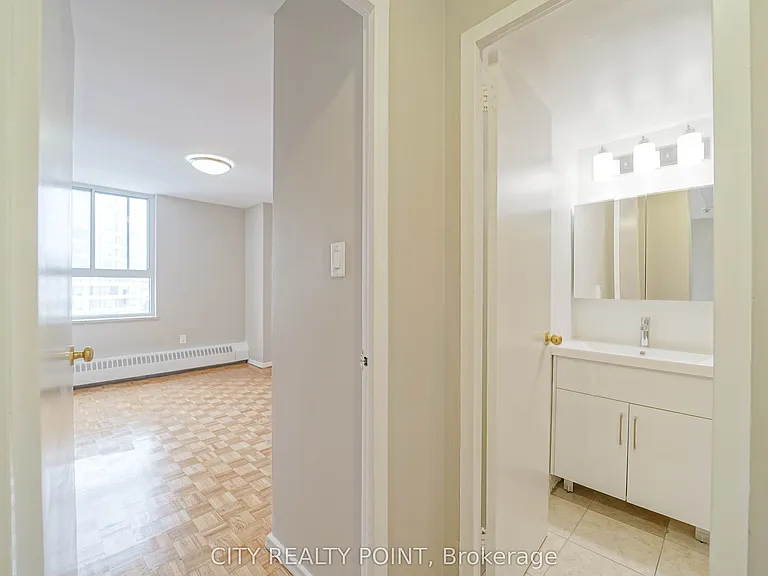 6200 Bathurst St #912 — Photo 7