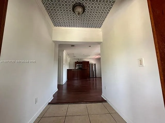2 bed, 4087 sqft, $2,700 — Photo 3