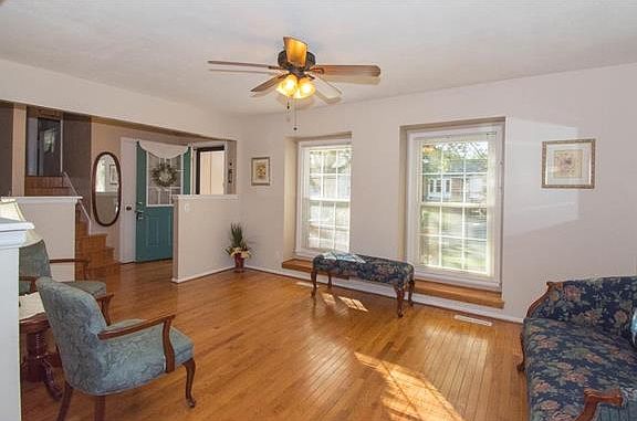 3rd image of 10304 W 49th Pl