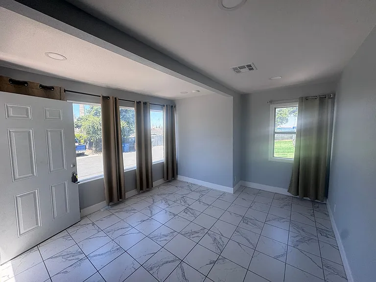 485 Fleming Ln — Photo 6