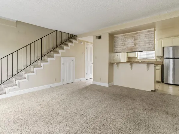 5712 Hillsdale Blvd, Sacramento, CA 95842