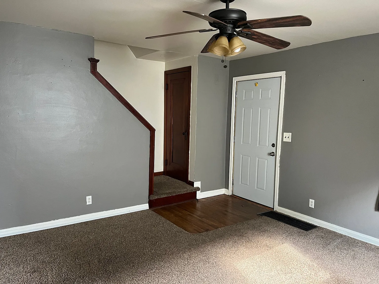 1729 Mound St — Photo 2
