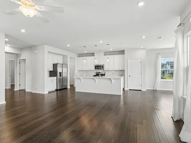 2030 Oglethorpe Dr — Photo 19