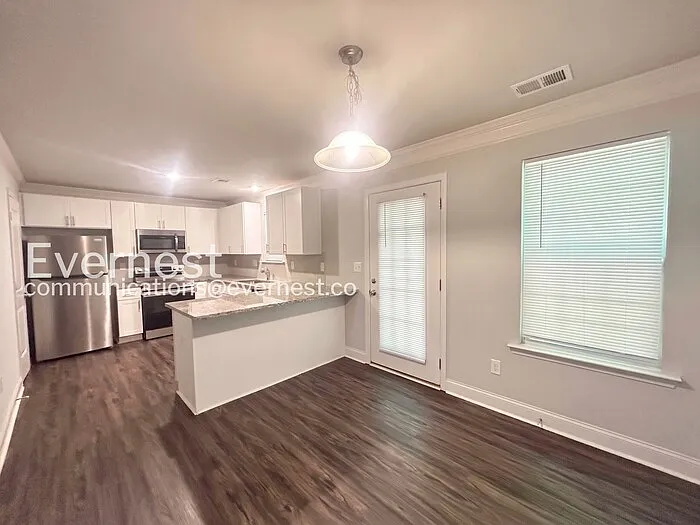 5231 Hanover St — Photo 3