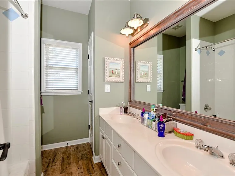265 Windsor Gate Cv — Photo 43