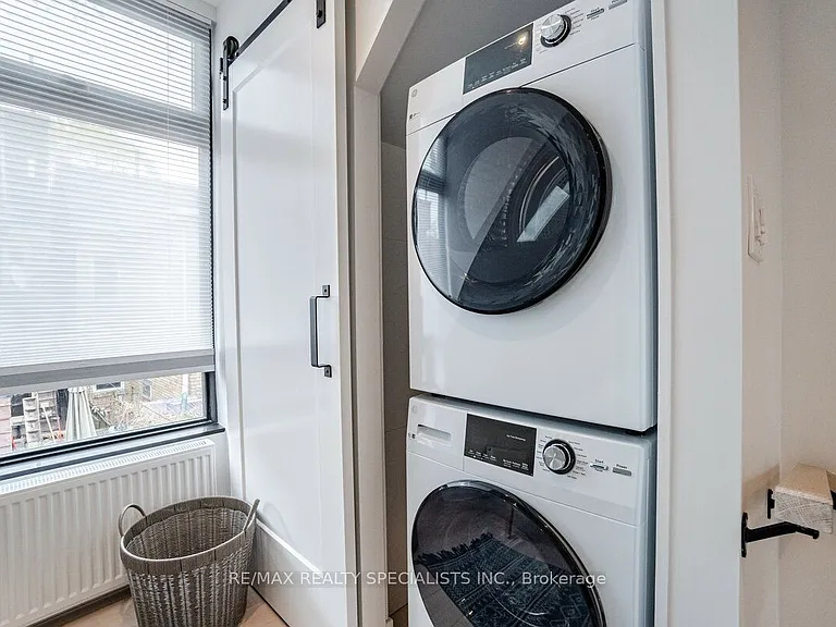 238 Pape Ave #COACH — Photo 23
