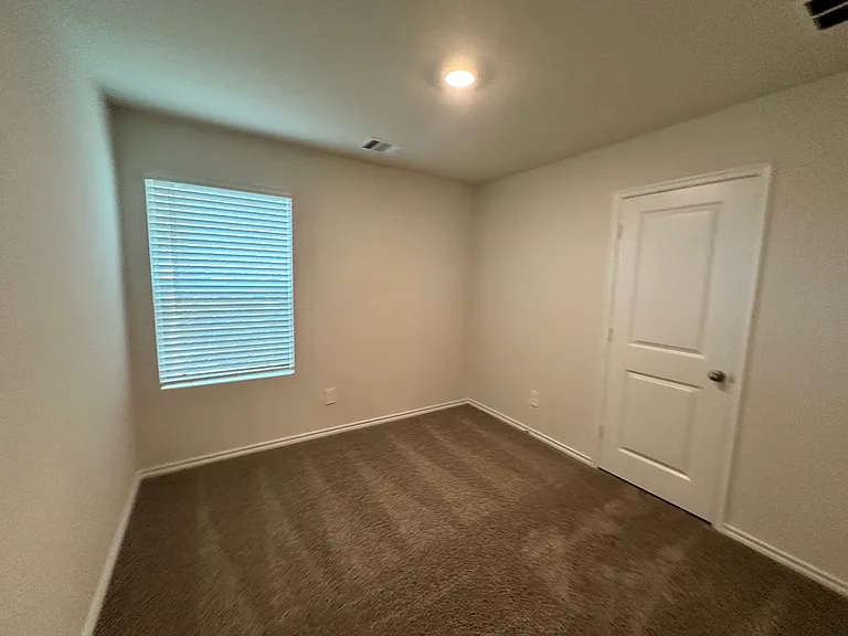 3520 Bridgeport Dr — Photo 8