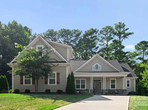 4275 Silver Eagle Ct, Denver, NC 28037
