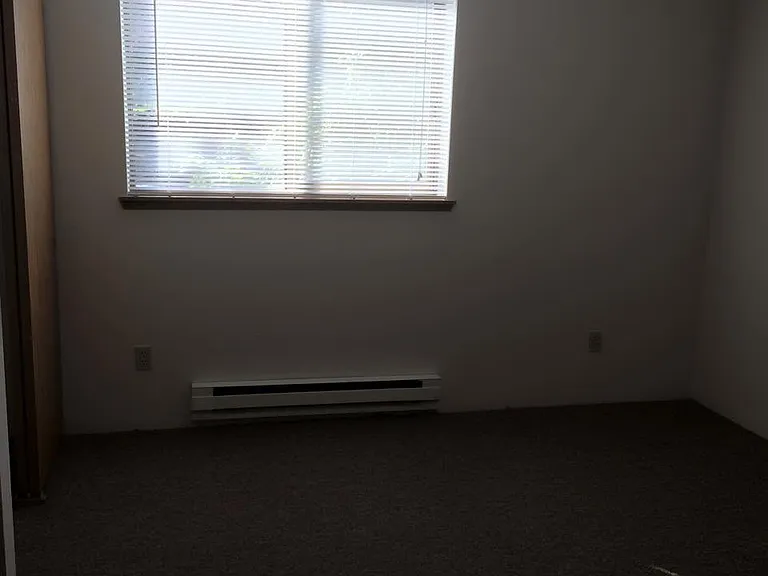 500 Tucker Ave — Photo 8