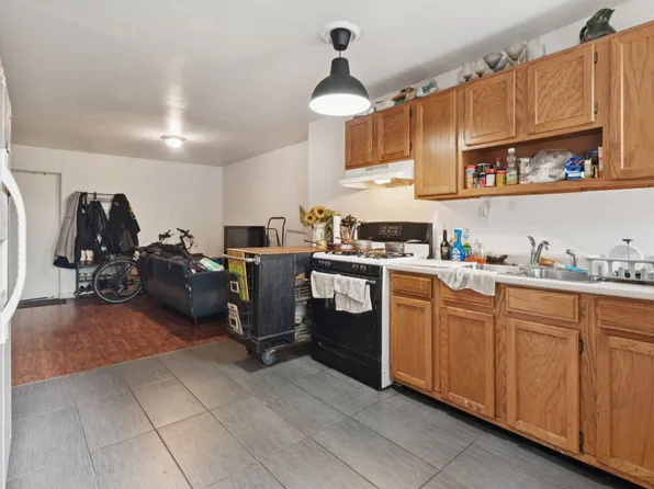 247 Pacific Avenue image 3 of 29