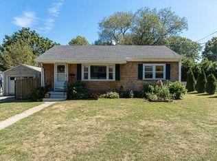61 Linden St, Middletown, RI 02842
