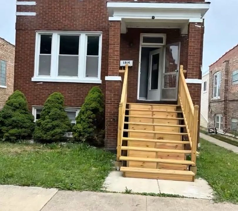 1st image of 1314 S 61st Ct