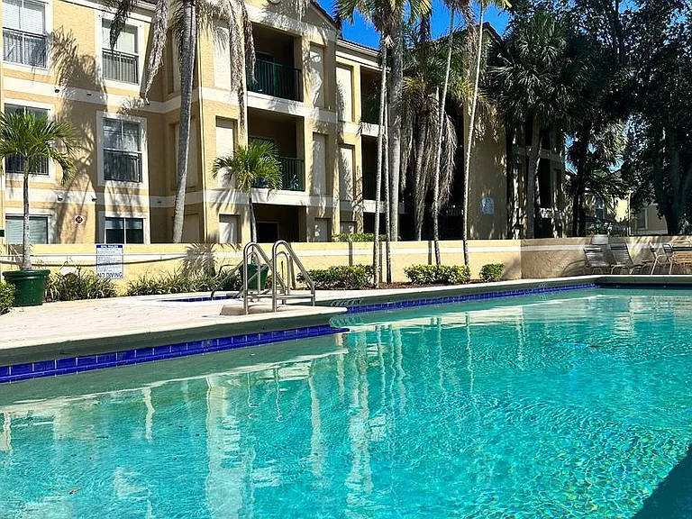 833 Riverside Dr #831 — Photo 9