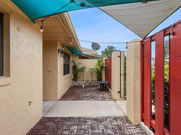 4th image of 655 BROADMOOR CIRCLE
