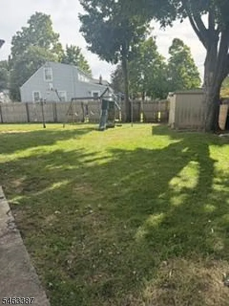 3 bed, 1.0 bath, $3,500 — Photo 4