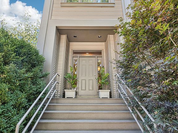 4th image of 1703 W Wabansia Ave