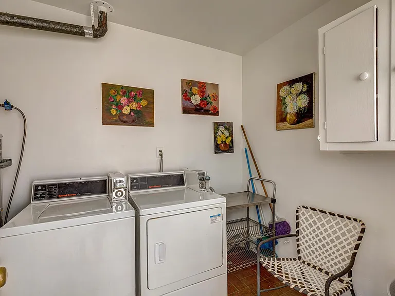 445 N Doheny Dr #F — Photo 13