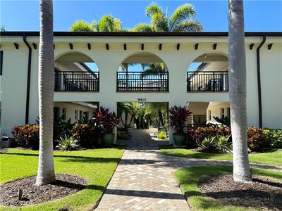 960 7th St S #202, Naples, FL, 34102