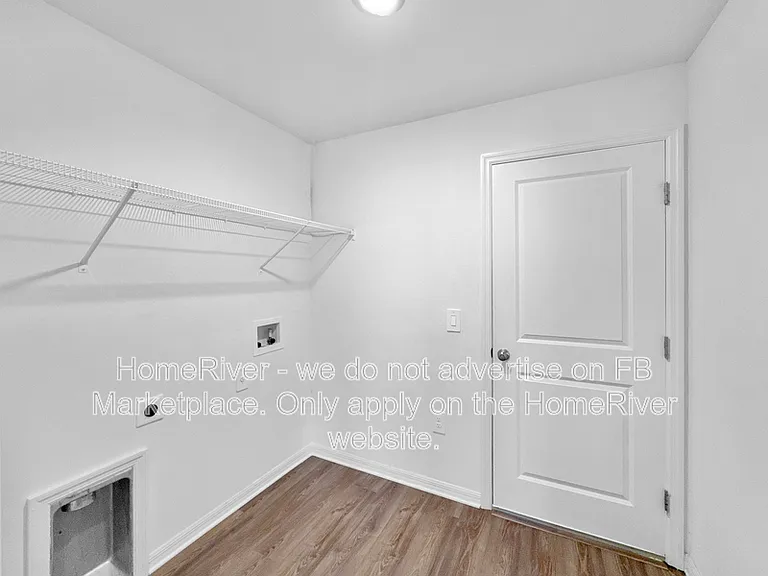 4748 NW 39th Pl — Photo 11