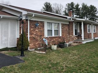 815 N Wagon Wheel Rd, Elk Creek, VA 24326