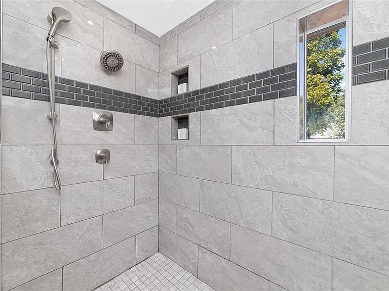 22122 Woodrose Dr — Photo 27